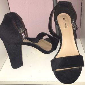 Sexy black velvet heels